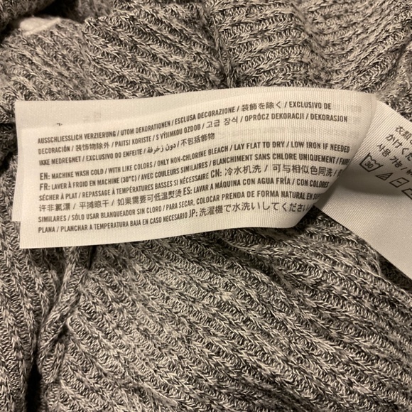 Hollister Cropped Lightweight Hoodie Size Medium - Picture 5 of 9